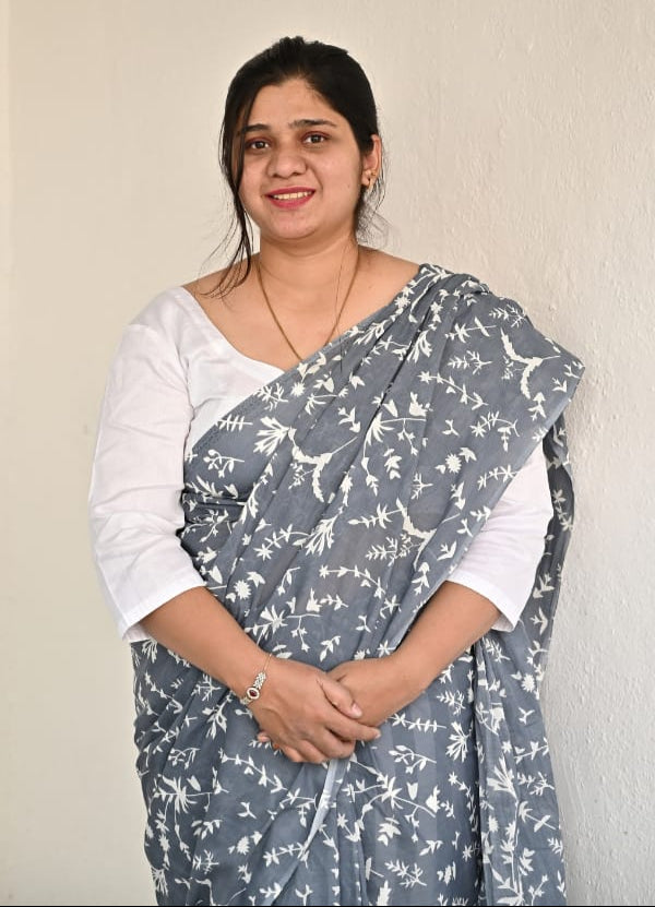 Grey Flowery Printed Cotton Saree With Blouse