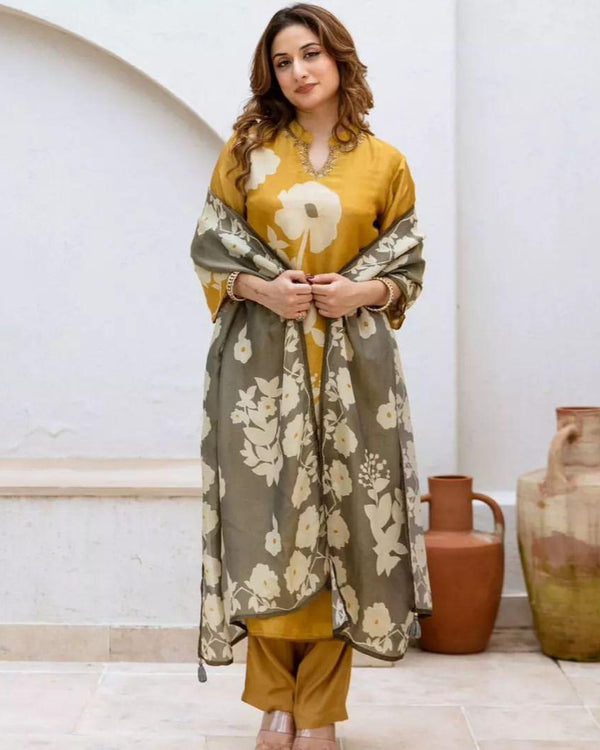 Mustard Hand Work Cotton Kurta Pant Set With Mulmul Dupatta