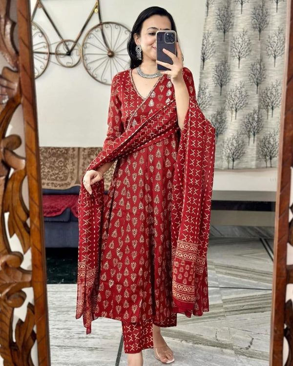 Red Jaipuri Printed Angrakha Cotton Kurta Pant Set With Mulmul Dupatta